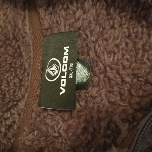 NWT Men’s Volcom "RUNTIME ERROR" made w/Faux Fur. Doe Brown and Black Colors. - Picture 6 of 15